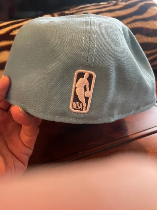 New Era Dallas Mavericks Two-Tone Hat - Light Blue & Gray
59/50 - Picture 3 of 4